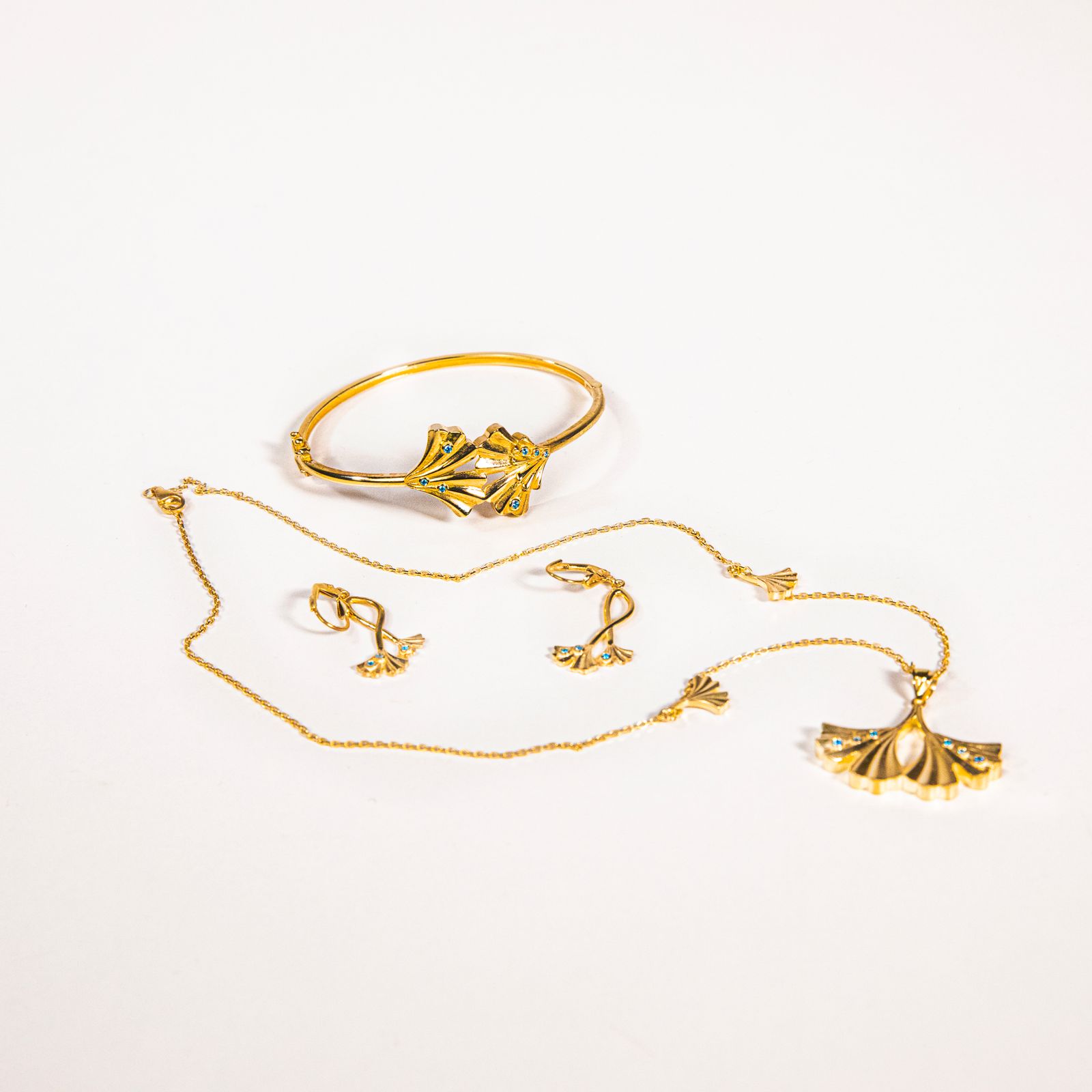 14ct yellow gold ginkgo jewellery set