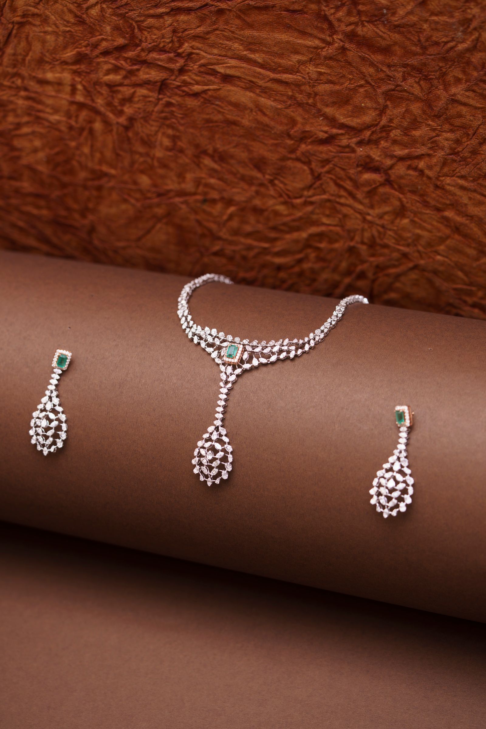 18ct white gold diamond jewellery set